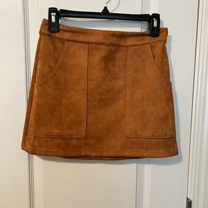 Honey Punch brown suede skirt. Size small. NWT.